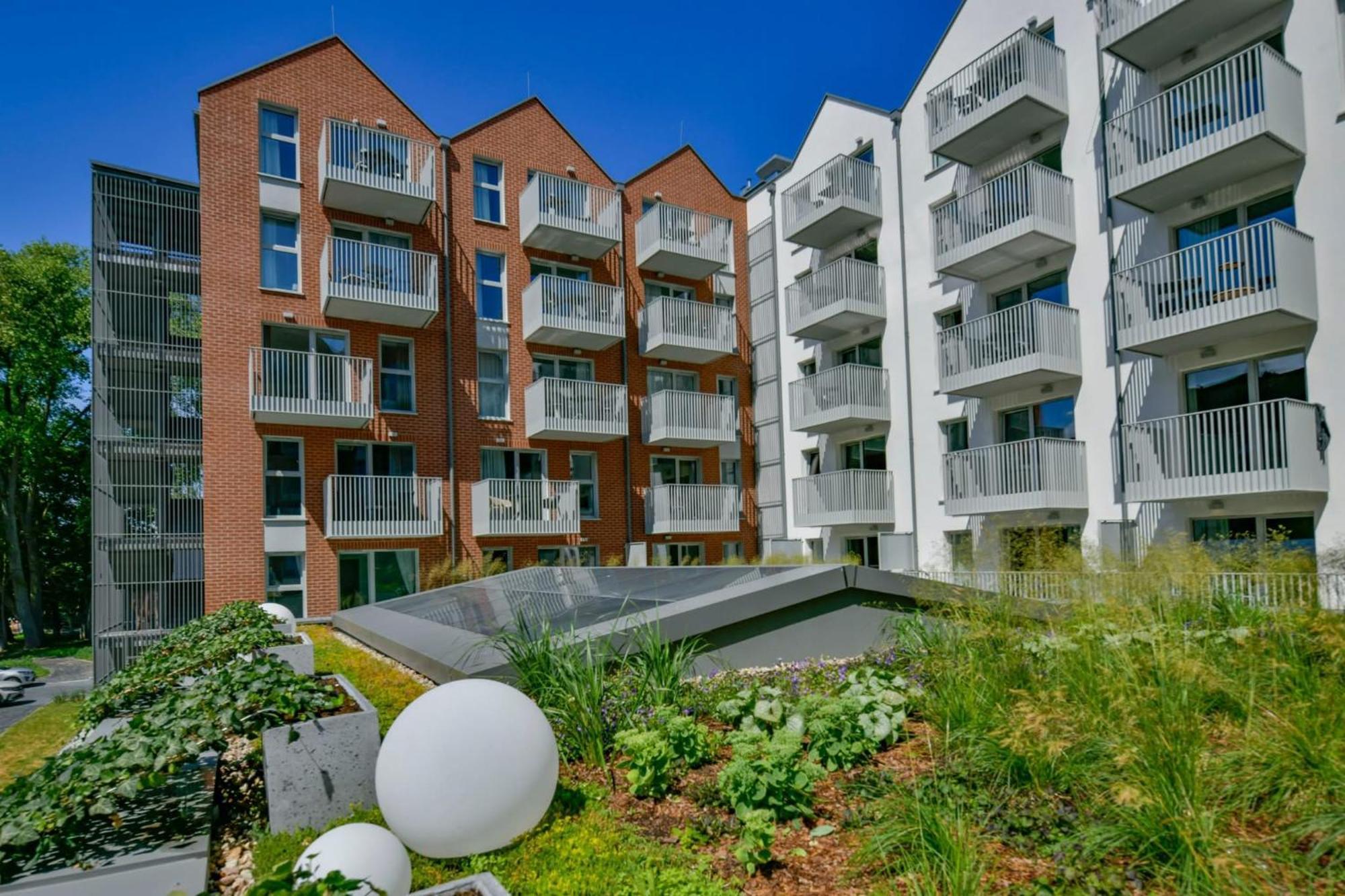 Port Admus For Rent Apartment